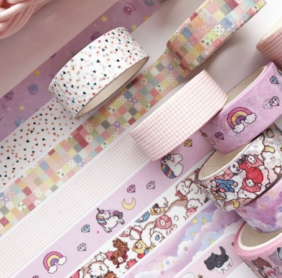 Cinta adhesiva con diseños.