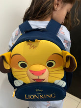 Cargar imagen en el visor de la galería, Mochila de Rey León
