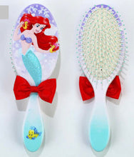 Cargar imagen en el visor de la galería, Cepillos Disney
